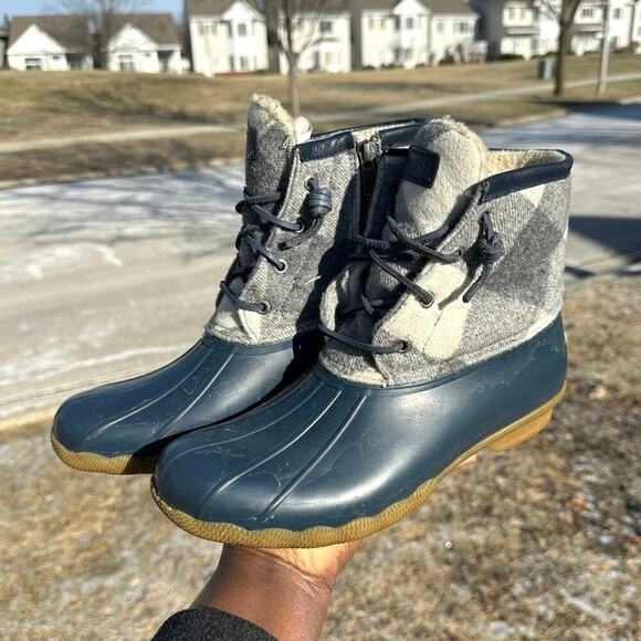 Sperry Women’s Saltwater Buffalo Check Duck Boots Size 9 Navy Plaid - Picture 11 of 11